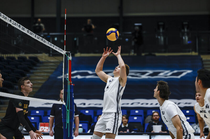 Samson Olsen setter ballen i kamp